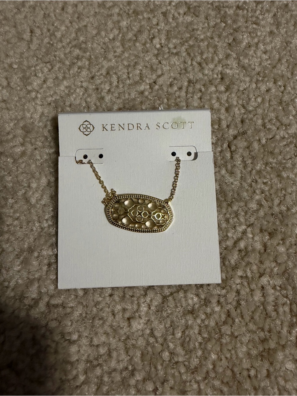 Kendra Scott ‘Dollie’ Pendant Necklace in Gold Metal